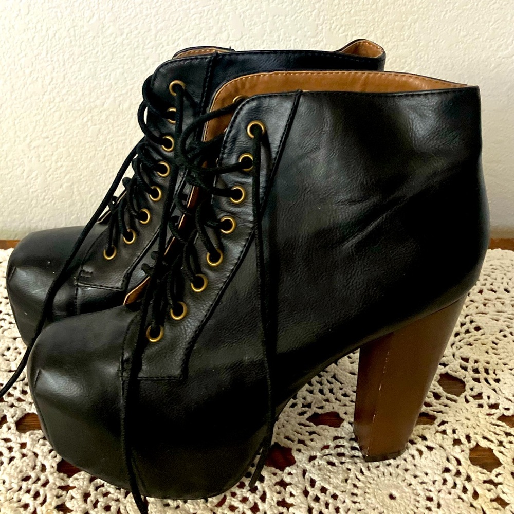 Speed Limit 98 Rosa Leatherette Oxford Square Toe Platform Heel Lace Up Booties